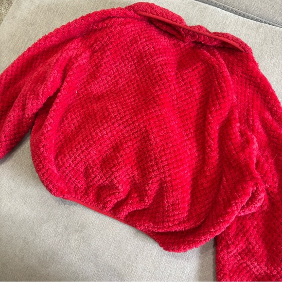 Red Fuzzy Textured Zip-Up Cropped Jacket - Picture 7 of 10